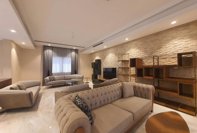 975239 - Property Image 3