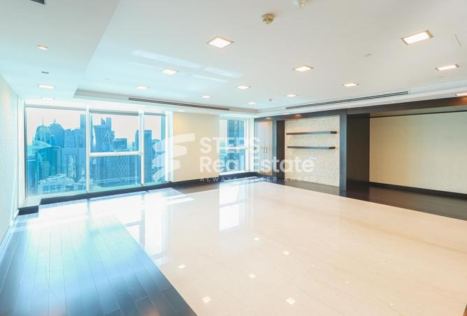 933232 - Property Image 2