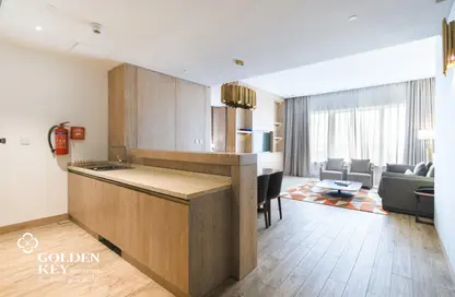 شقة - غرفة نوم - 2 حمامات للايجار في شارع الدبلوماسي - الخليج الغربي - الدوحة شقة - غرفة نوم - 2 حمامات للايجار في شارع الدبلوماسي - الخليج الغربي - الدوحة