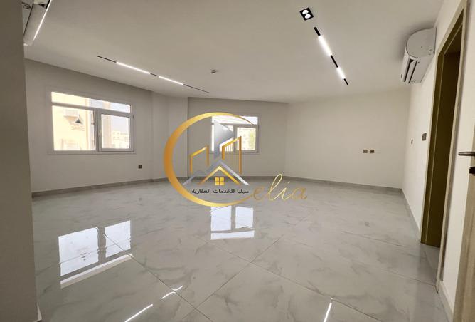 978911 - Property Image 2