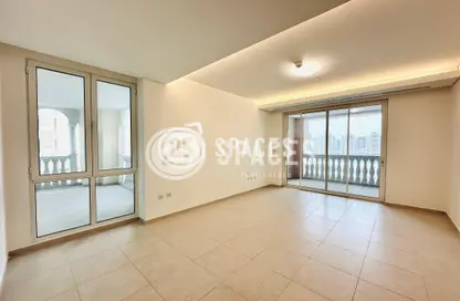 Apartment - 2 Bedrooms - 3 Bathrooms for sale in Viva East - Viva Bahriyah - The Pearl Island - Doha