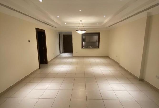 982747 - Property Image 2