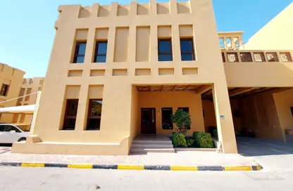 فيلا - 4 غرف نوم - 5 حمامات للايجار في وادي المرخ - مريخ - المريخ - الدوحة