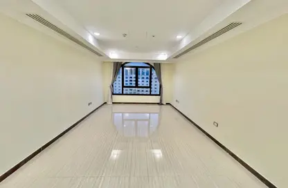 Apartment - 2 Bedrooms - 2 Bathrooms for rent in West Porto Drive - Porto Arabia - The Pearl Island - Doha