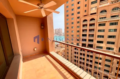 Apartment - 2 Bedrooms - 3 Bathrooms for rent in Tower 4 - Porto Arabia - The Pearl Island - Doha