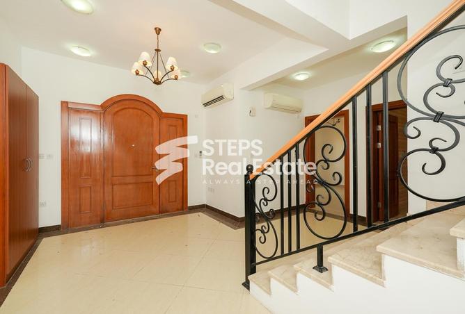 Villa - 4 Bedrooms - 4 Bathrooms for rent in Umm Qarn - Al Daayen