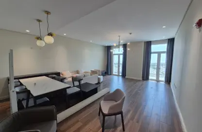 Apartment - 3 Bedrooms - 5 Bathrooms for rent in Floresta Gardens - Floresta Gardens - The Pearl Island - Doha Apartment - 3 Bedrooms - 5 Bathrooms for rent in Floresta Gardens - Floresta Gardens - The Pearl Island - Doha