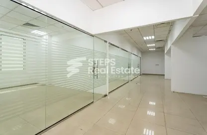 Office Space - Studio - 2 Bathrooms for rent in Muntazah 7 - Al Muntazah - Doha