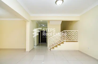 Empty Room image for: Compound - 5 Bedrooms - 5 Bathrooms for rent in Wadi Al Markh - Muraikh - AlMuraikh - Doha, Image 1