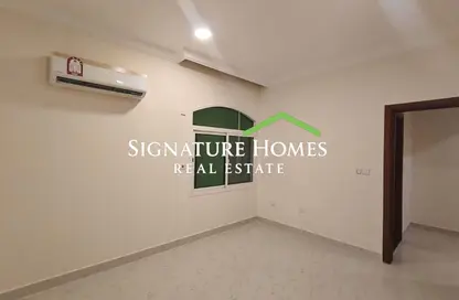 Villa - 4 Bedrooms - 4 Bathrooms for rent in Souk Al gharaffa - Al Gharrafa - Doha