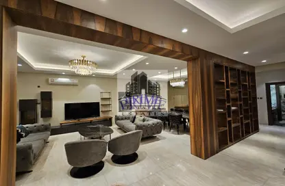 Villa - 5 Bedrooms - 6 Bathrooms for rent in Mamoura 18 - Al Maamoura - Doha