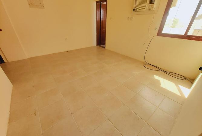 933083 - Property Image 3