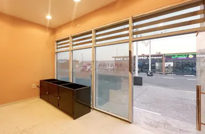 محل تجاري - استوديو - 1 حمام للايجار في ليغتايفيا لاجوون - الخليج الغربي - الدوحة