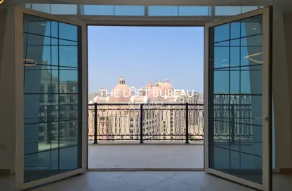 Penthouse - 3 Bedrooms - 5 Bathrooms for rent in Floresta Gardens - Floresta Gardens - The Pearl Island - Doha
