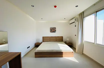 شقة - 2 غرف نوم - 2 حمامات للايجار في أم غويلينا - الدوحة