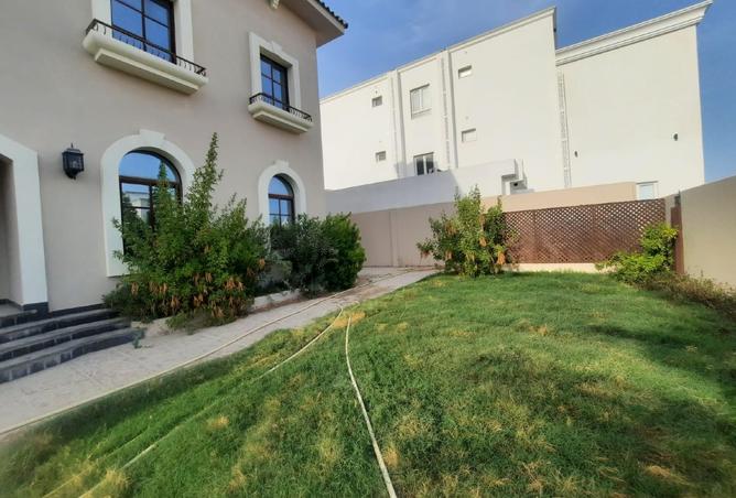 930818 - Property Image 2