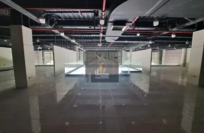 Shop - Studio - 3 Bathrooms for rent in Salwa Commercial Building - Salwa Road - Doha