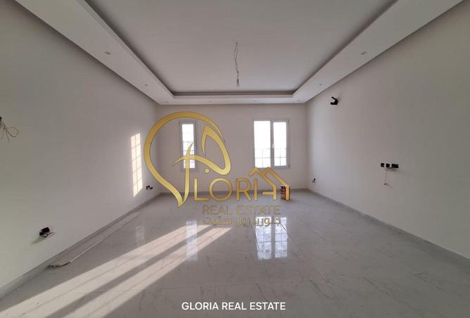 924651 - Property Image 2