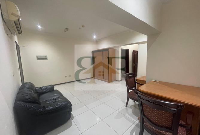 933582 - Property Image 3