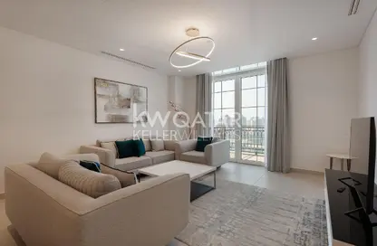 Apartment - 2 Bedrooms - 2 Bathrooms for rent in Floresta Gardens - Floresta Gardens - The Pearl Island - Doha
