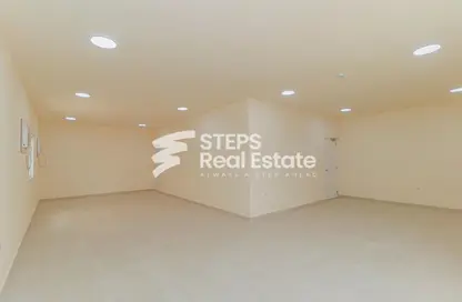 Labor Camp - Studio - 7+ Bathrooms for rent in Umm Salal Mahammad - Umm Salal Mohammed - Doha