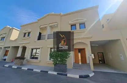 مجمع سكني - 5 غرف نوم - 4 حمامات للايجار في شارع المرخية - المرخية - الدوحة