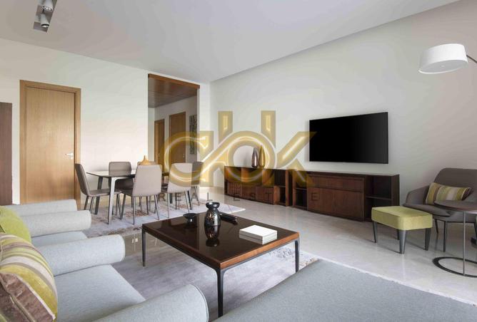 952302 - Property Image 2