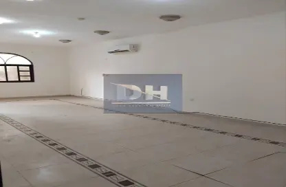 Compound - 5 Bedrooms - 4 Bathrooms for rent in Al Sakhama - Doha