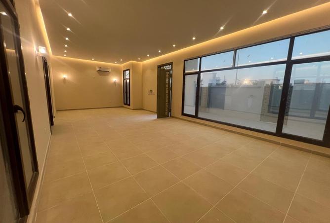 939363 - Property Image 2