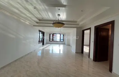 Apartment - 2 Bedrooms - 3 Bathrooms for rent in East Porto Drive - Porto Arabia - The Pearl Island - Doha
