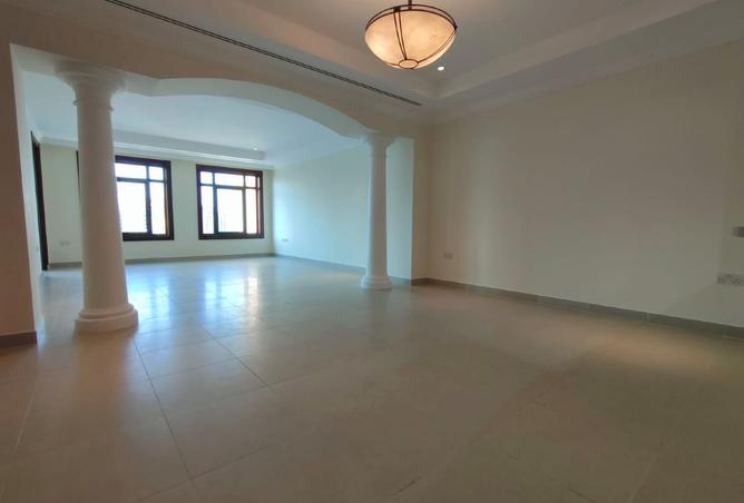 952052 - Property Image 3