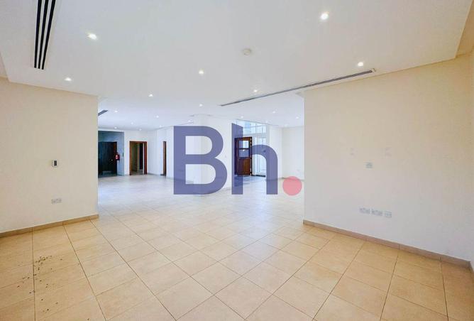949978 - Property Image 2