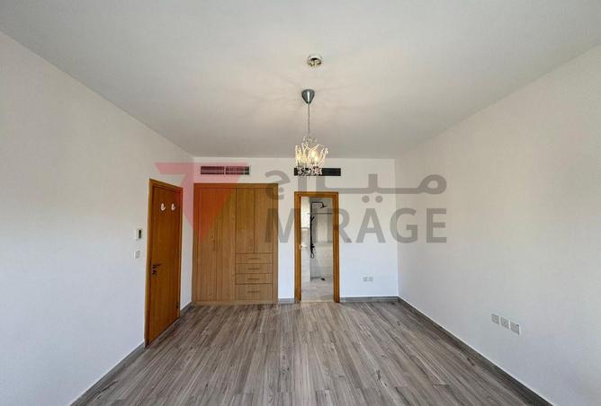 992096 - Property Image 3