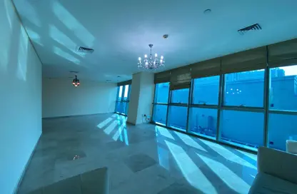 شقة - 3 غرف نوم - 5 حمامات للايجار في برج زجزاج  ب - أبراج زجزاج - الخليج الغربي - الدوحة