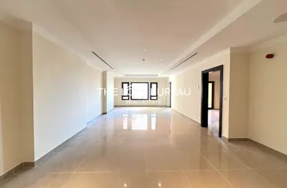 Apartment - 1 Bedroom - 2 Bathrooms for rent in East Porto Drive - Porto Arabia - The Pearl Island - Doha