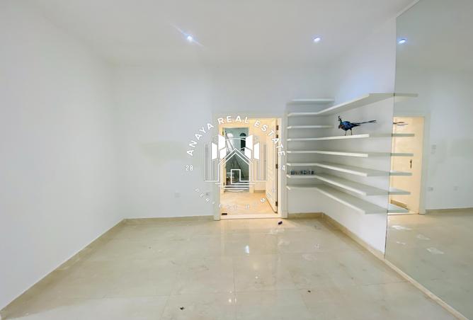 998395 - Property Image 3