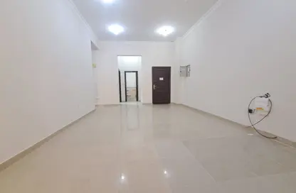 Apartment - 3 Bedrooms - 3 Bathrooms for rent in Bin Omran 46 - Fereej Bin Omran - Doha