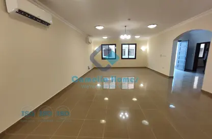 مجمع سكني - 5 غرف نوم - 7 حمامات للايجار في جناين الوعب - الوعب - الدوحة