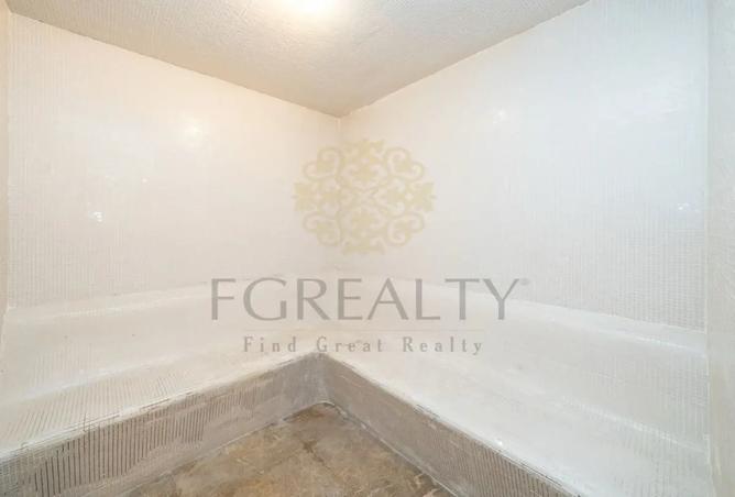 949853 - Property Image 2