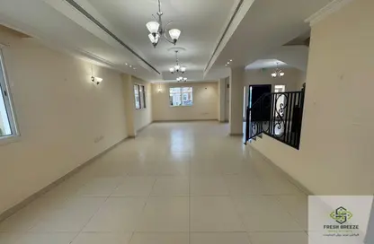 فيلا - 3 غرف نوم - 3 حمامات للايجار في الغرافة - الغرافة - الدوحة