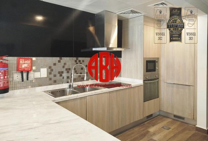 955294 - Property Image 2