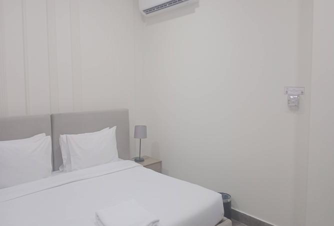 933585 - Property Image 2