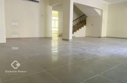 فيلا - 5 غرف نوم - 5 حمامات للايجار في سوق الغرافة - الغرافة - الدوحة