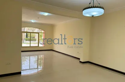 مجمع سكني - 3 غرف نوم - 4 حمامات للايجار في شارع النعمان - العزيزية - الدوحة