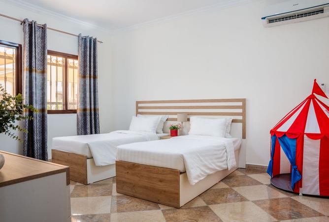 976085 - Property Image 3