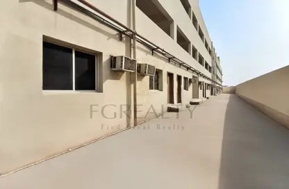 سكن عمال - استوديو - 8 حمامات للايجار في المنطقة الصناعية 1 - المنطقة الصناعية - الدوحة