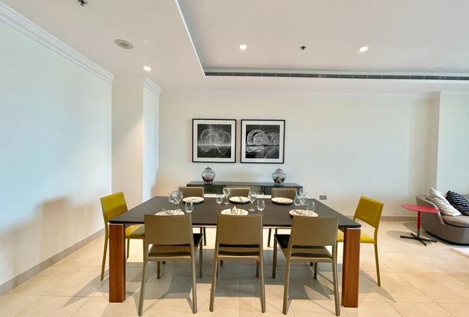 958120 - Property Image 2