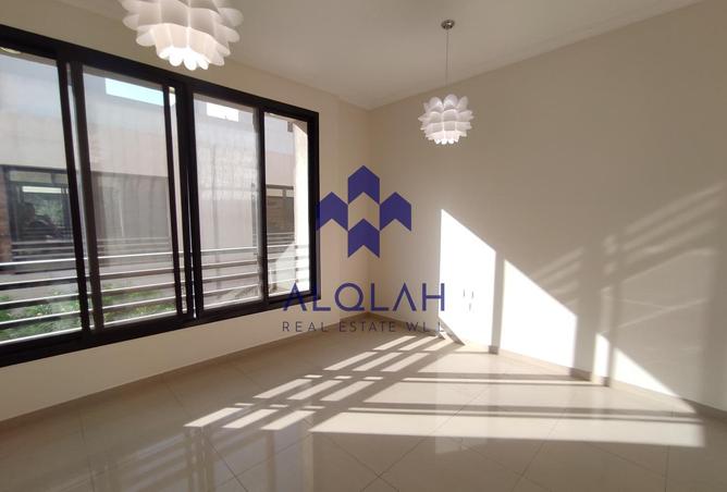 943128 - Property Main Image