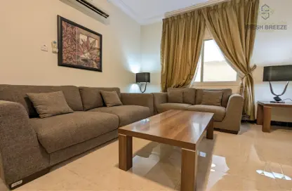 Apartment - 2 Bedrooms - 2 Bathrooms for rent in Umm Ghuwailina 4 - Umm Ghuwailina - Doha