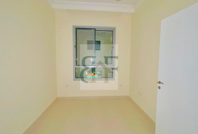 947418 - Property Image 3